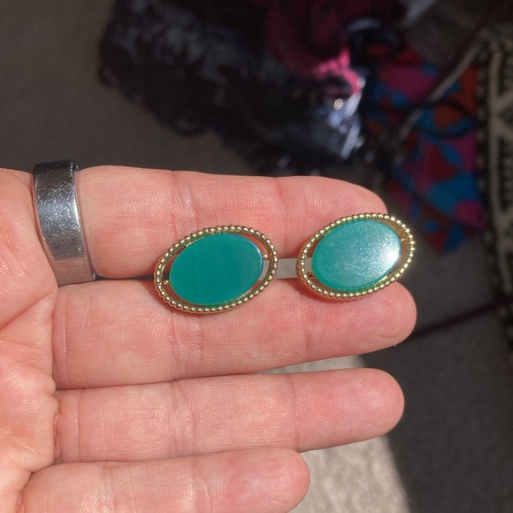 Swank gold and green stone cuff links - Picture 4 of 5